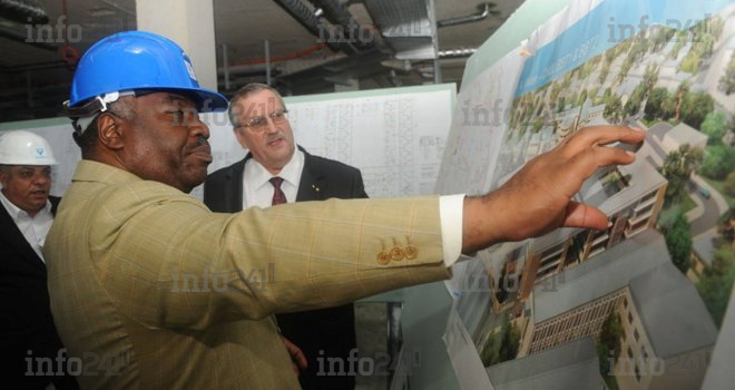 Ali Bongo sur les chantiers des hôpitaux de Libreville et Owendo